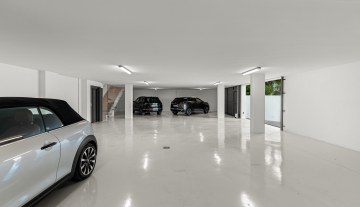 Resa Estates luxury vila Can Furnet modern Villa moderna garage.jpg